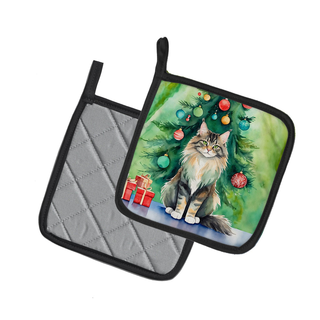 MaineCoon Cat By the Christmas Tree Pot Holder Set of 2 Heat Resistant Quilted Hot Pads 7.5 x 7.5 Inch, Insulated Kitchen Trivets for Cooking & Baking