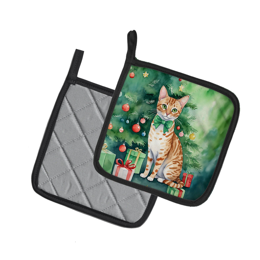 Ocicat Cat By the Christmas Tree Pot Holder Set of 2 Heat Resistant Quilted Hot Pads 7.5 x 7.5 Inch, Insulated Kitchen Trivets for Cooking & Baking