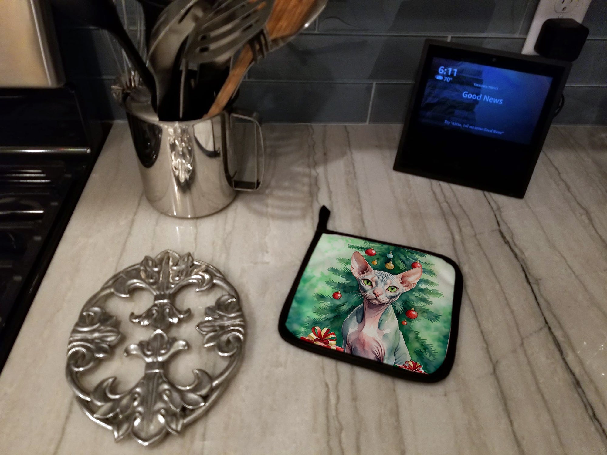 Sphynx Cat By the Christmas Tree Pot Holder Set of 2 Heat Resistant Quilted Hot Pads 7.5 x 7.5 Inch, Insulated Kitchen Trivets for Cooking & Baking