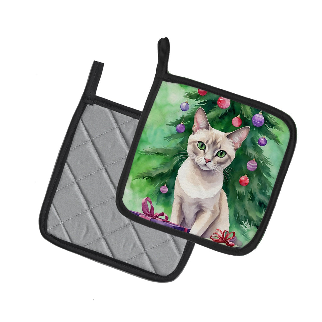 Thai Lilac Cat By the Christmas Tree Pot Holder Set of 2 Heat Resistant Quilted Hot Pads 7.5 x 7.5 Inch, Insulated Kitchen Trivets for Cooking & Baking