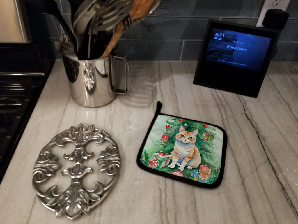 Ural Rex Cat By the Christmas Tree Pot Holder Set of 2 Heat Resistant Quilted Hot Pads 7.5 x 7.5 Inch, Insulated Kitchen Trivets for Cooking & Baking