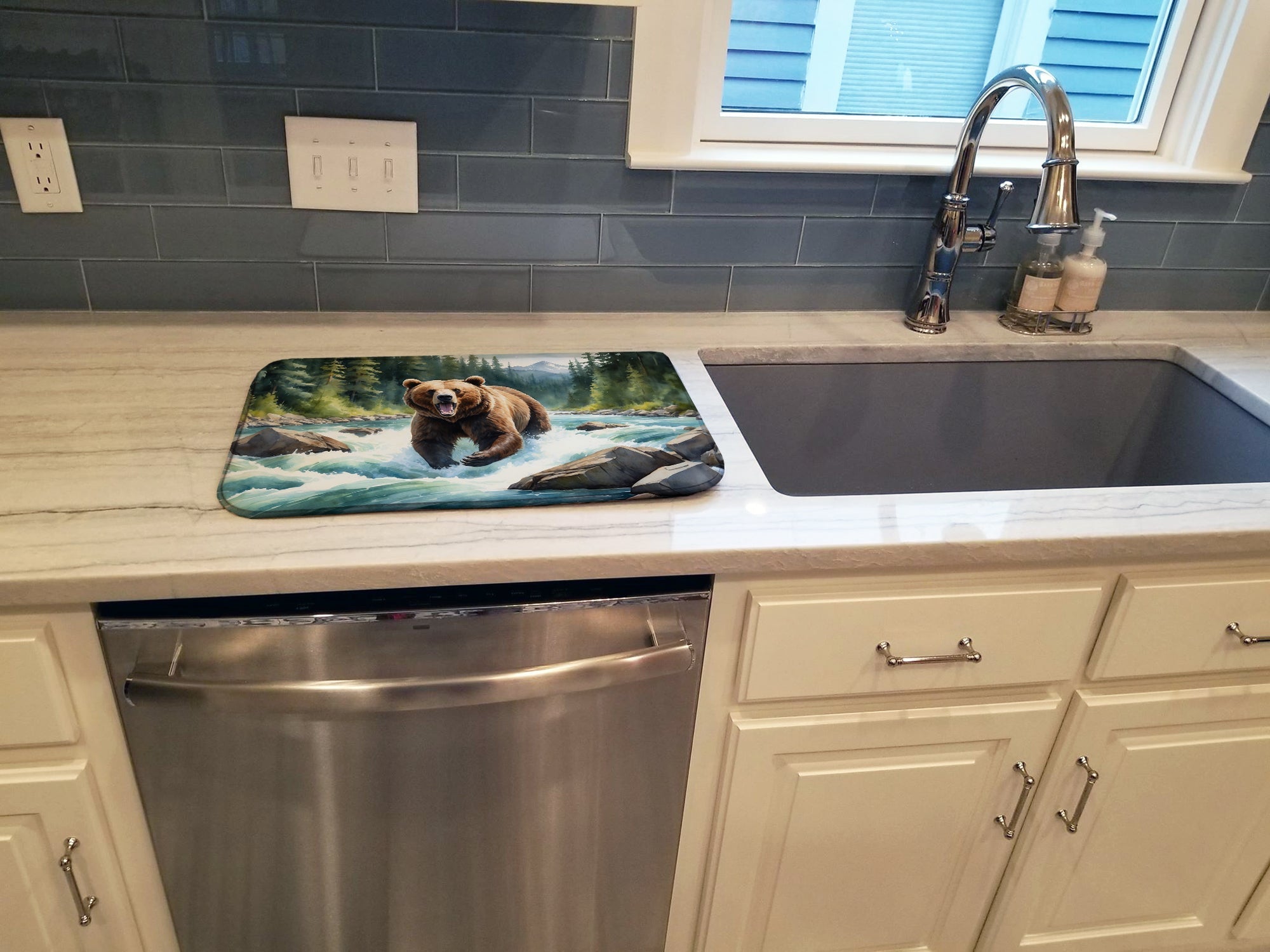Alaskan Wilderness Grizzly Bear Dish Drying Mat Absorbent Dish Drying Mat Pad for Kitchen Counter Dish Drainer Mat for Countertop, 14 x 21", Multicolor