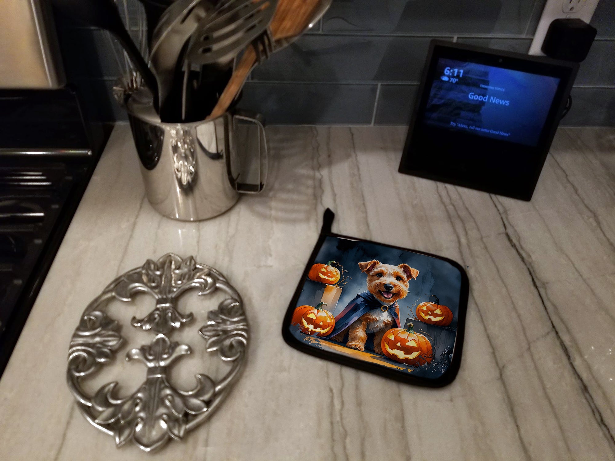 Airedale Terrier Puppy Halloween Pot Holder Set of 2 Heat Resistant Quilted Hot Pads 7.5 x 7.5 Inch, Insulated Kitchen Trivets for Cooking & Baking