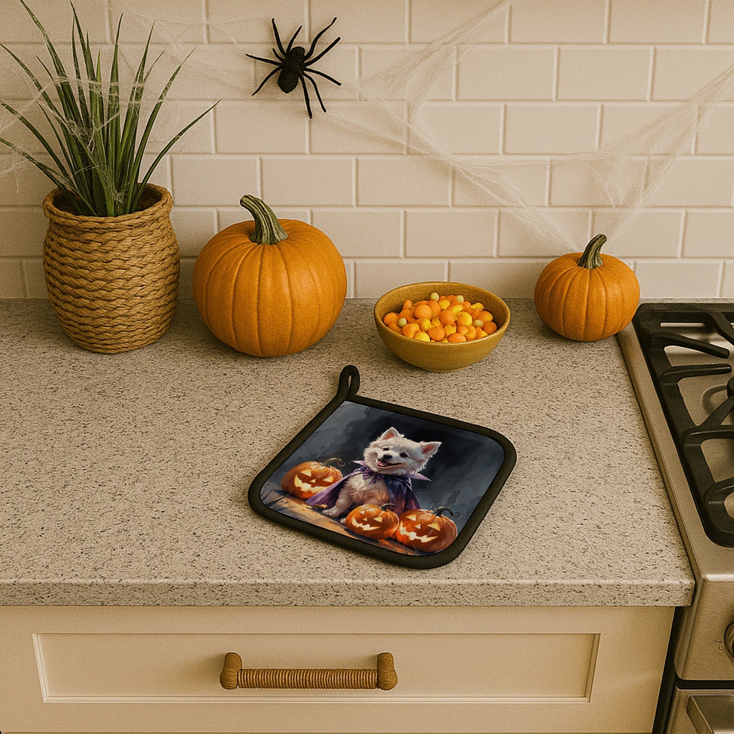 American Eskimo Puppy Halloween Pot Holder Set of 2 Heat Resistant Quilted Hot Pads 7.5 x 7.5 Inch, Insulated Kitchen Trivets for Cooking & Baking