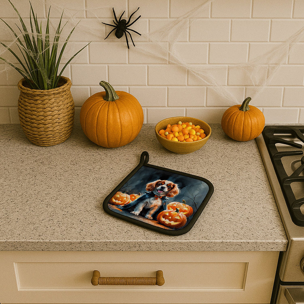 Cavalier Spaniel Puppy Halloween Pot Holder Set of 2 Heat Resistant Quilted Hot Pads 7.5 x 7.5 Inch, Insulated Kitchen Trivets for Cooking & Baking