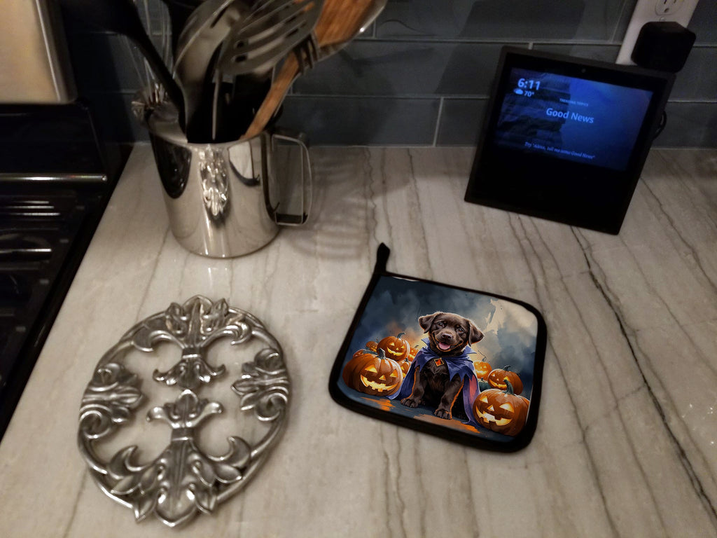 Chocolate Labrador Retriever Puppy Halloween Pot Holder Set of 2 Heat Resistant Quilted Hot Pads 7.5 x 7.5 Inch, Insulated Kitchen Trivets for Cooking & Baking