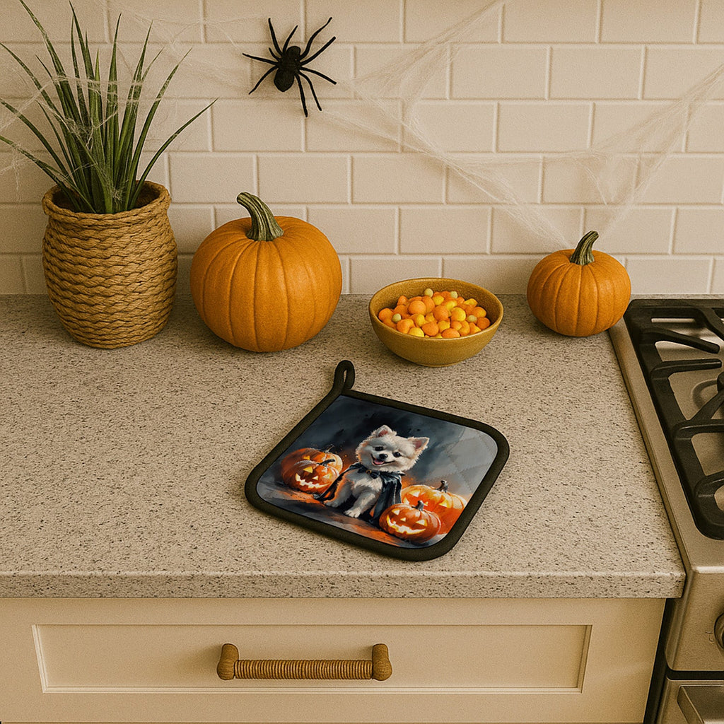 White Pomeranian Puppy Halloween Pot Holder Set of 2 Heat Resistant Quilted Hot Pads 7.5 x 7.5 Inch, Insulated Kitchen Trivets for Cooking & Baking