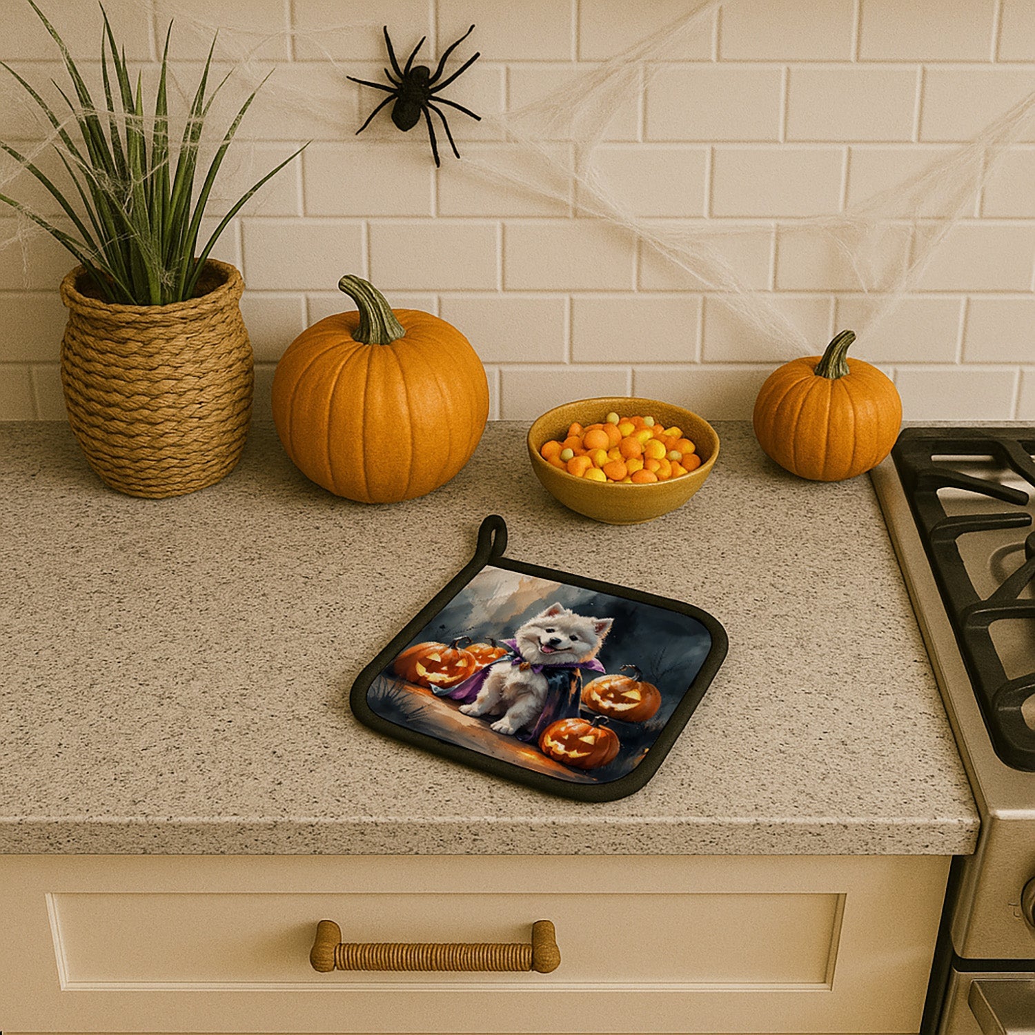 Samoyed Puppy Halloween Pot Holder Set of 2 Heat Resistant Quilted Hot Pads 7.5 x 7.5 Inch, Insulated Kitchen Trivets for Cooking & Baking