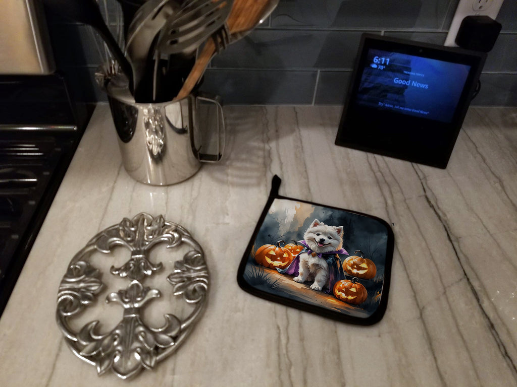 Samoyed Puppy Halloween Pot Holder Set of 2 Heat Resistant Quilted Hot Pads 7.5 x 7.5 Inch, Insulated Kitchen Trivets for Cooking & Baking
