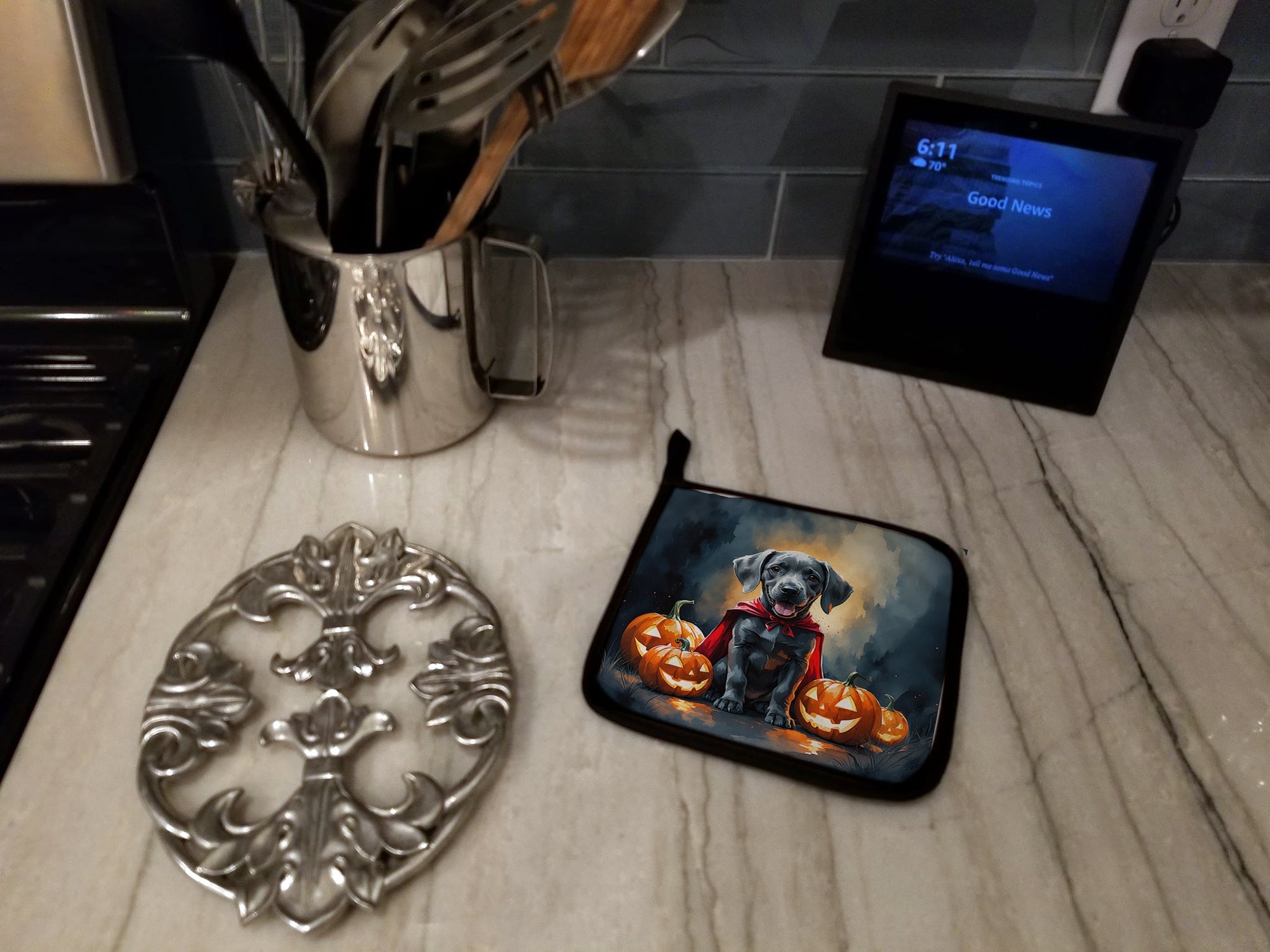 Weimaraner Puppy Halloween Pot Holder Set of 2 Heat Resistant Quilted Hot Pads 7.5 x 7.5 Inch, Insulated Kitchen Trivets for Cooking & Baking
