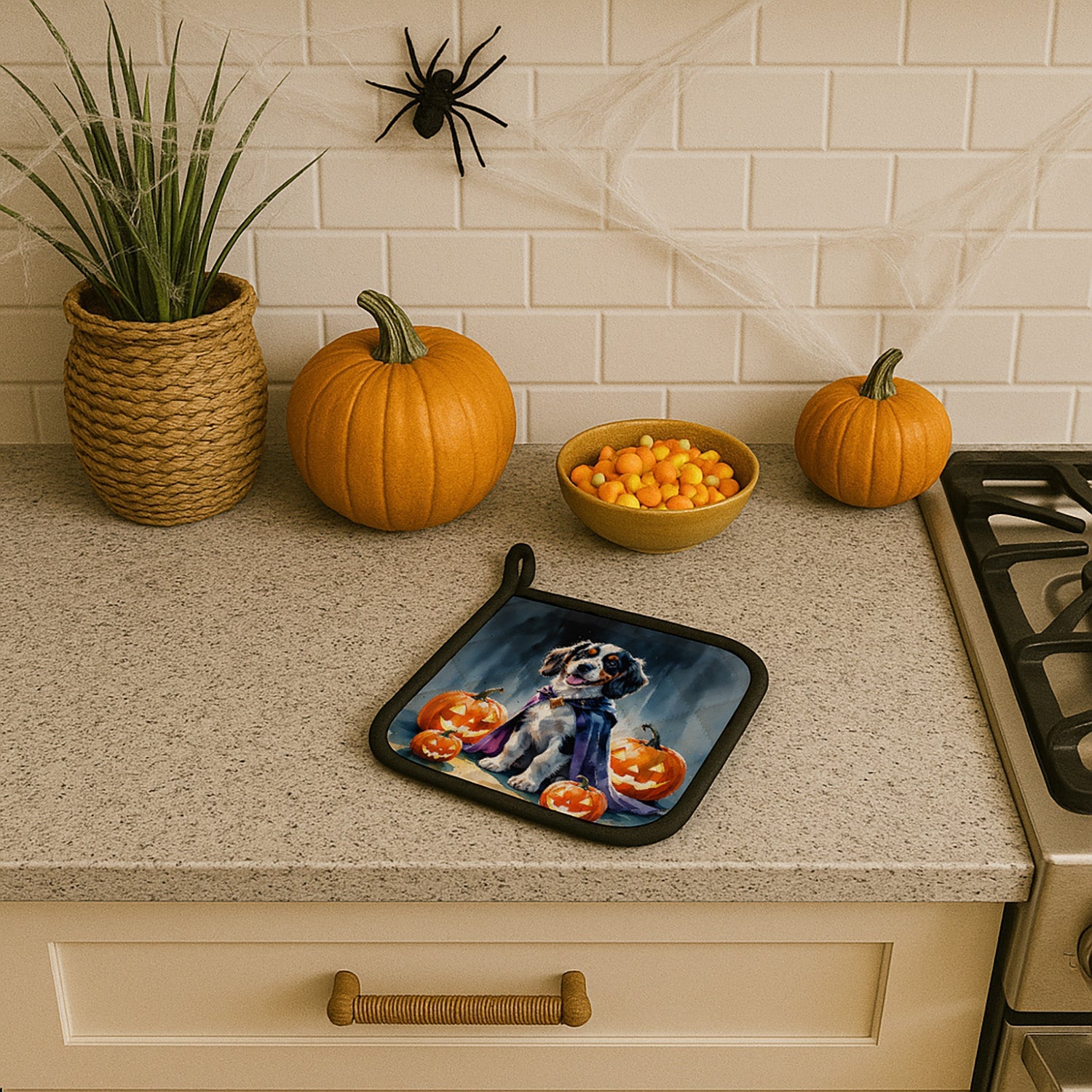 Welsh Springer Spaniel Puppy Halloween Pot Holder Set of 2 Heat Resistant Quilted Hot Pads 7.5 x 7.5 Inch, Insulated Kitchen Trivets for Cooking & Baking