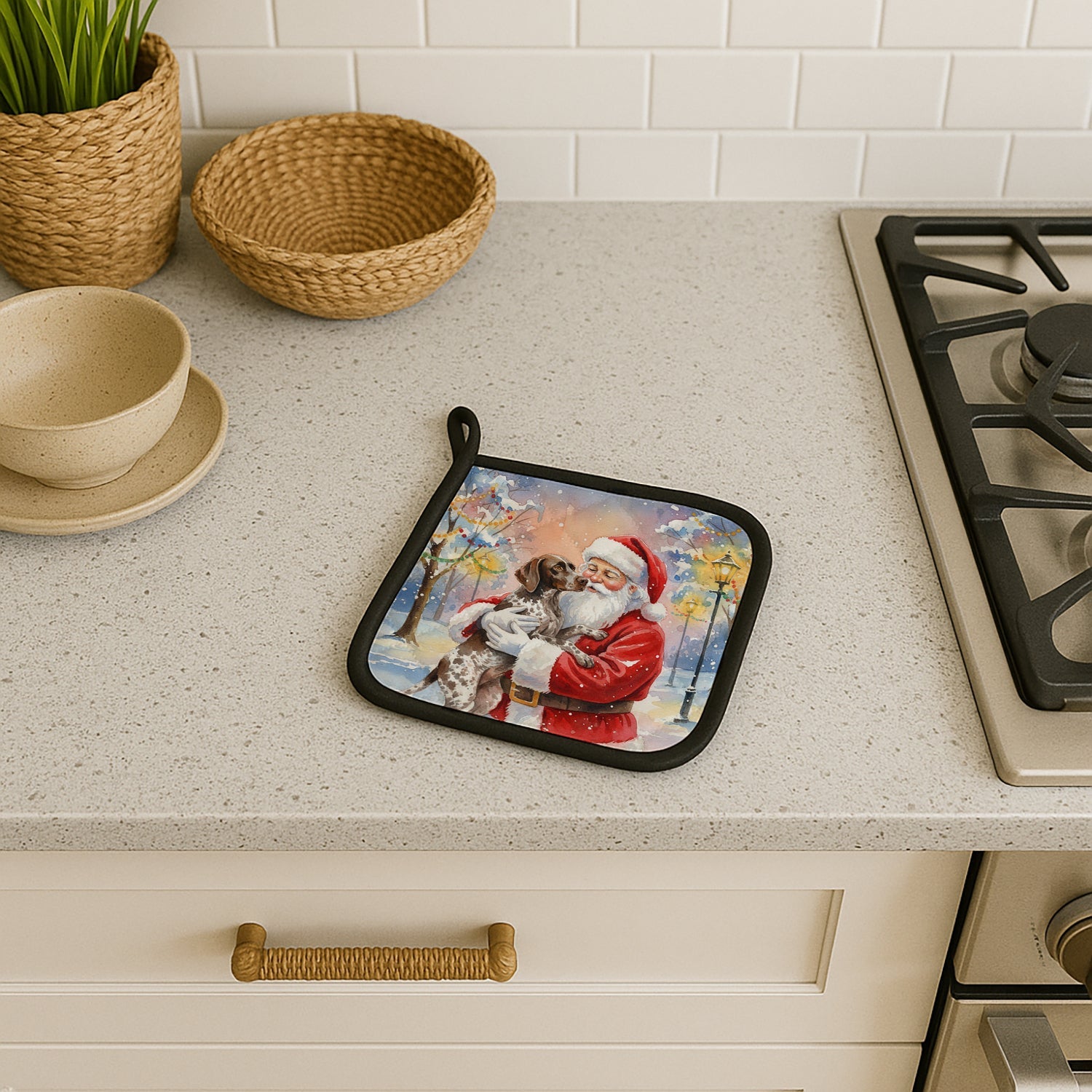 German Shorthaired Pointer with Santa Claus Pot Holder Set of 2 Heat Resistant Quilted Hot Pads 7.5 x 7.5 Inch, Insulated Kitchen Trivets for Cooking & Baking