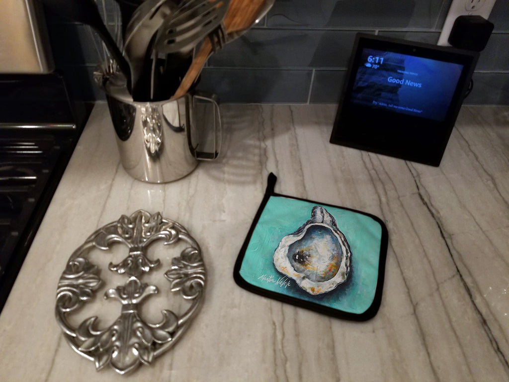 Aqua Pearl Oyster Pot Holder Set of 2 Heat Resistant Quilted Hot Pads 7.5 x 7.5 Inch, Insulated Kitchen Trivets for Cooking & Baking