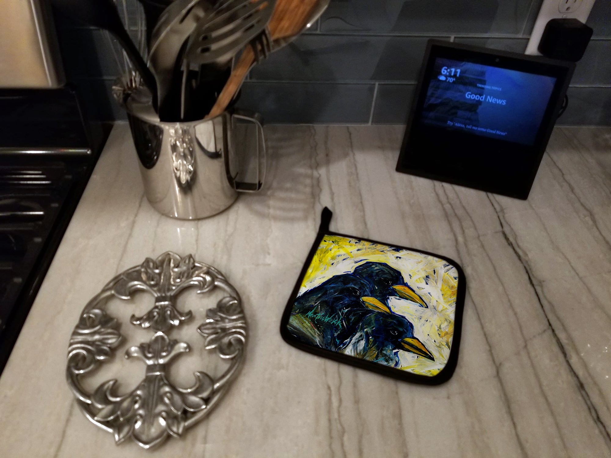 Baked In A Pie Crows Pot Holder Set of 2 Heat Resistant Quilted Hot Pads 7.5 x 7.5 Inch, Insulated Kitchen Trivets for Cooking & Baking