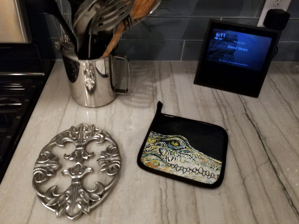 Bite Me Alligator Pot Holder Set of 2 Heat Resistant Quilted Hot Pads 7.5 x 7.5 Inch, Insulated Kitchen Trivets for Cooking & Baking