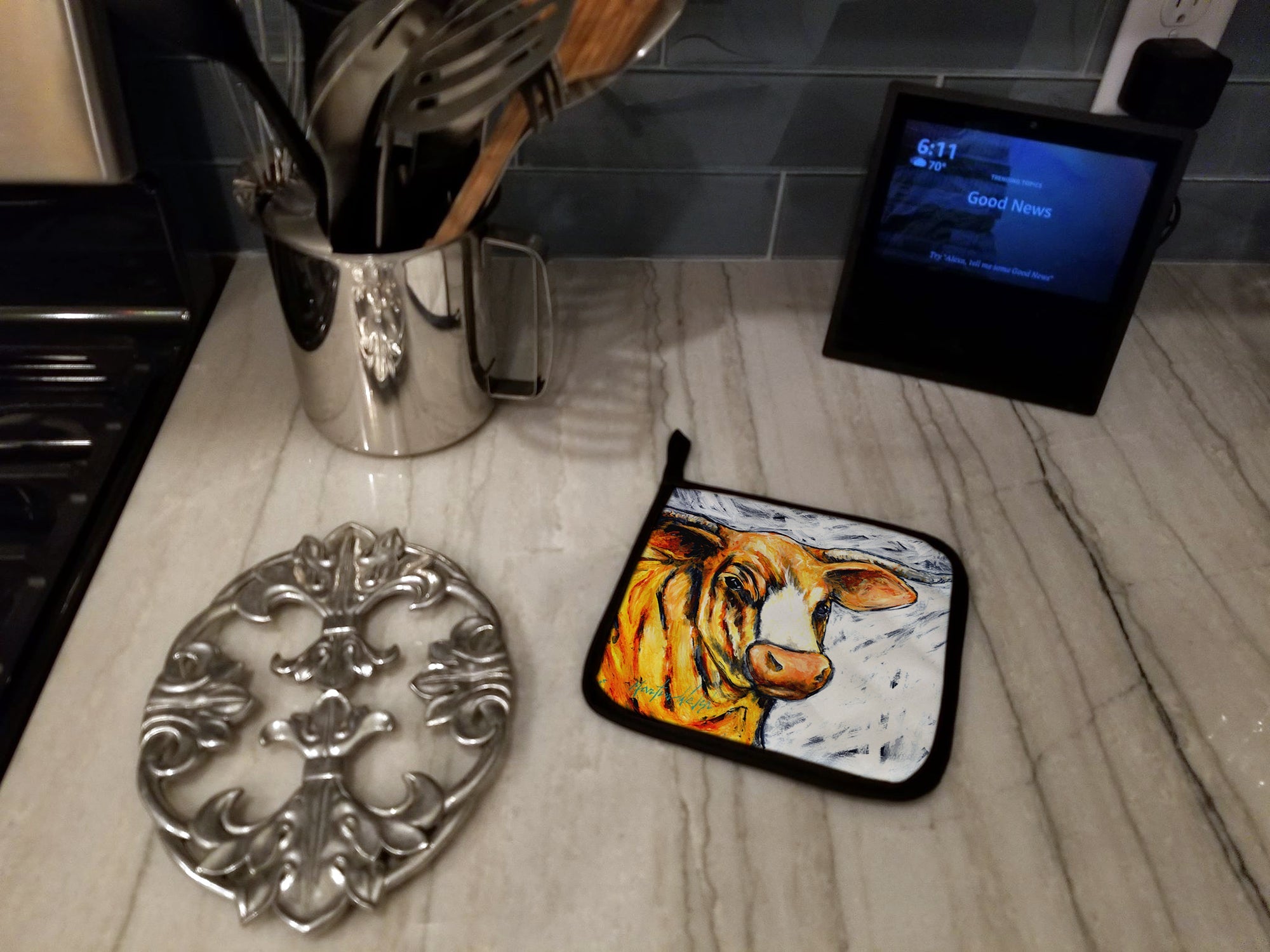 Bully Pot Holder Set of 2 Heat Resistant Quilted Hot Pads 7.5 x 7.5 Inch, Insulated Kitchen Trivets for Cooking & Baking