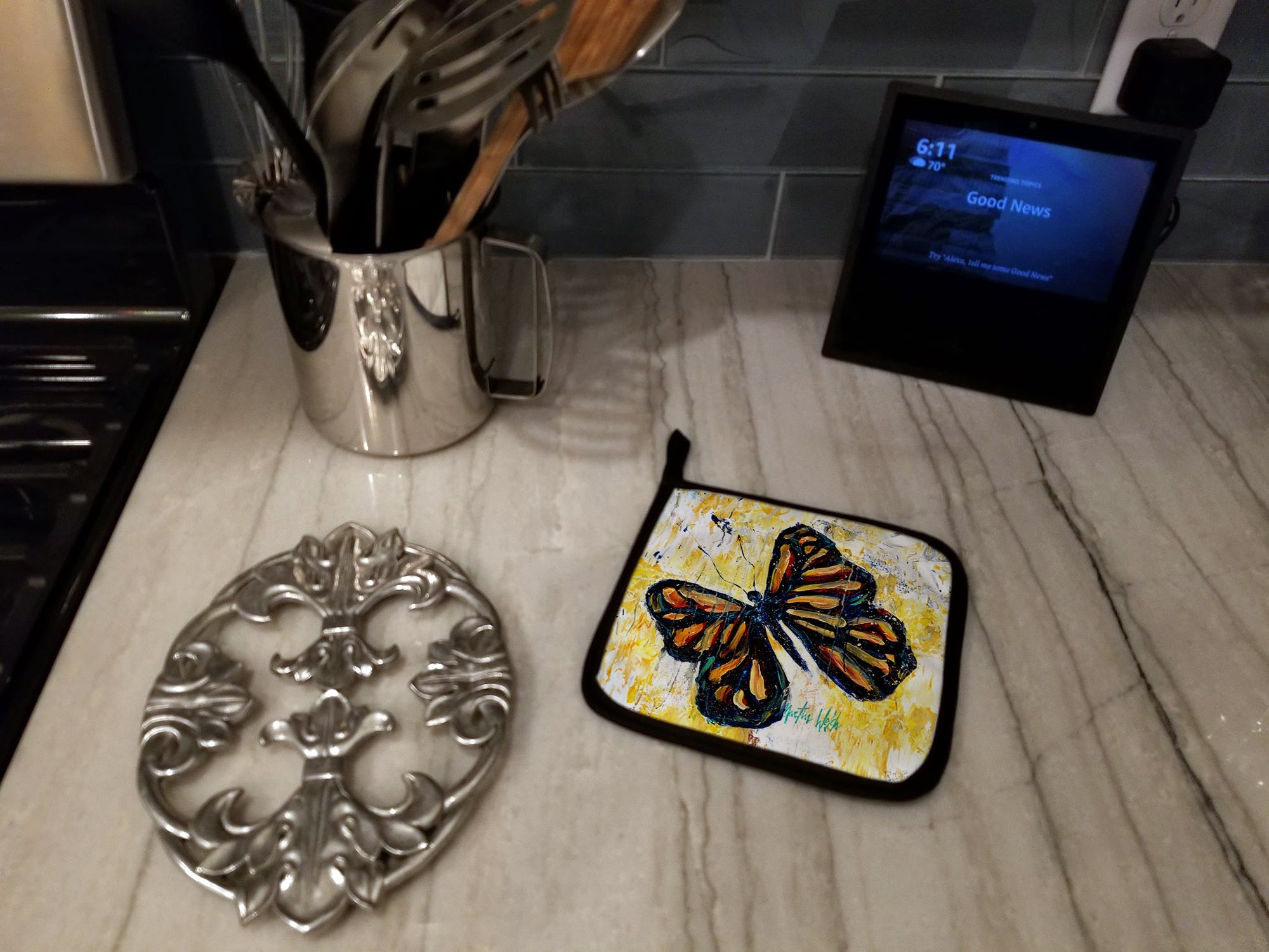 Butterfly Breeze Pot Holder Set of 2 Heat Resistant Quilted Hot Pads 7.5 x 7.5 Inch, Insulated Kitchen Trivets for Cooking & Baking