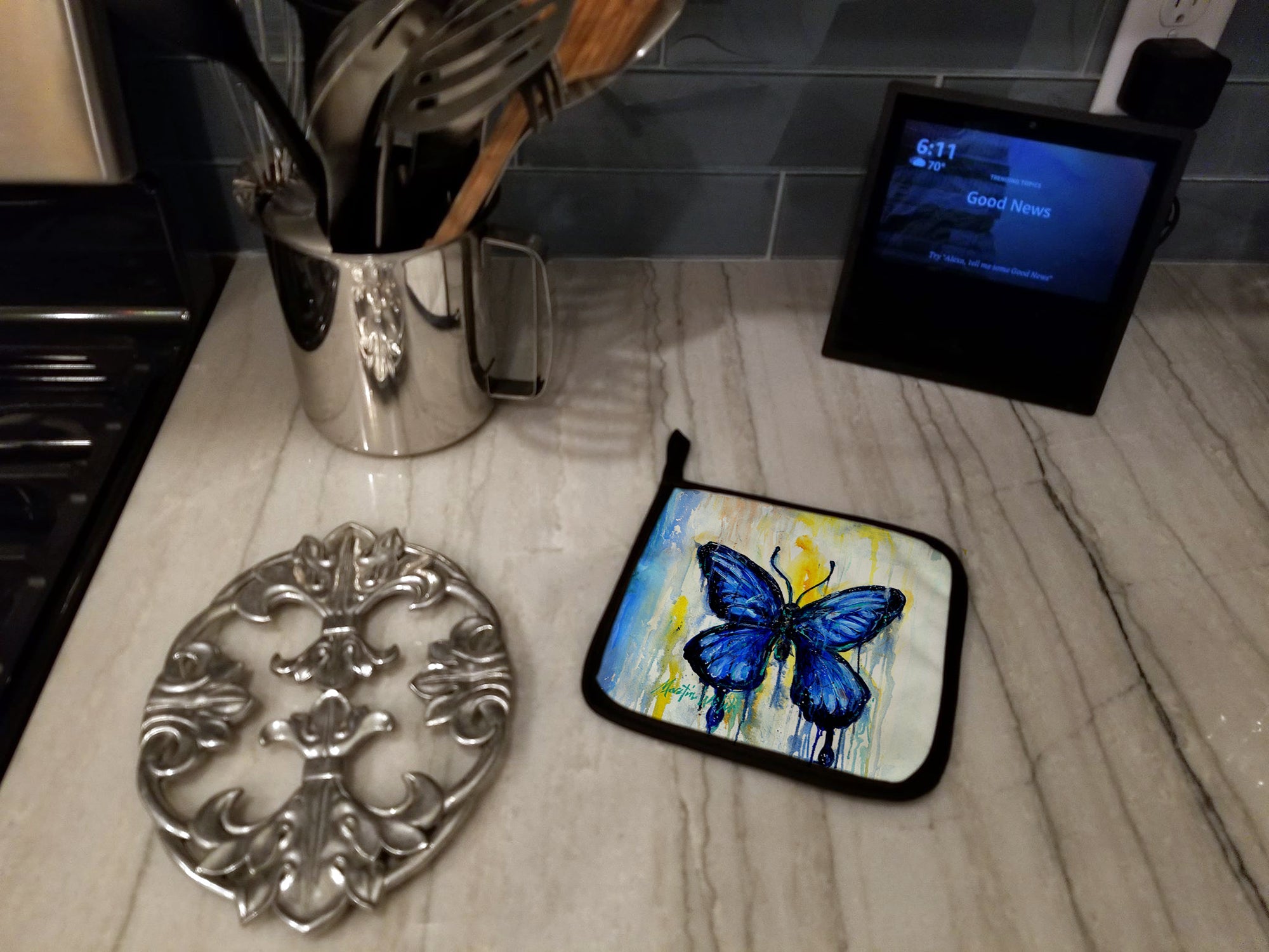 Flutter Butterfly Pot Holder Set of 2 Heat Resistant Quilted Hot Pads 7.5 x 7.5 Inch, Insulated Kitchen Trivets for Cooking & Baking
