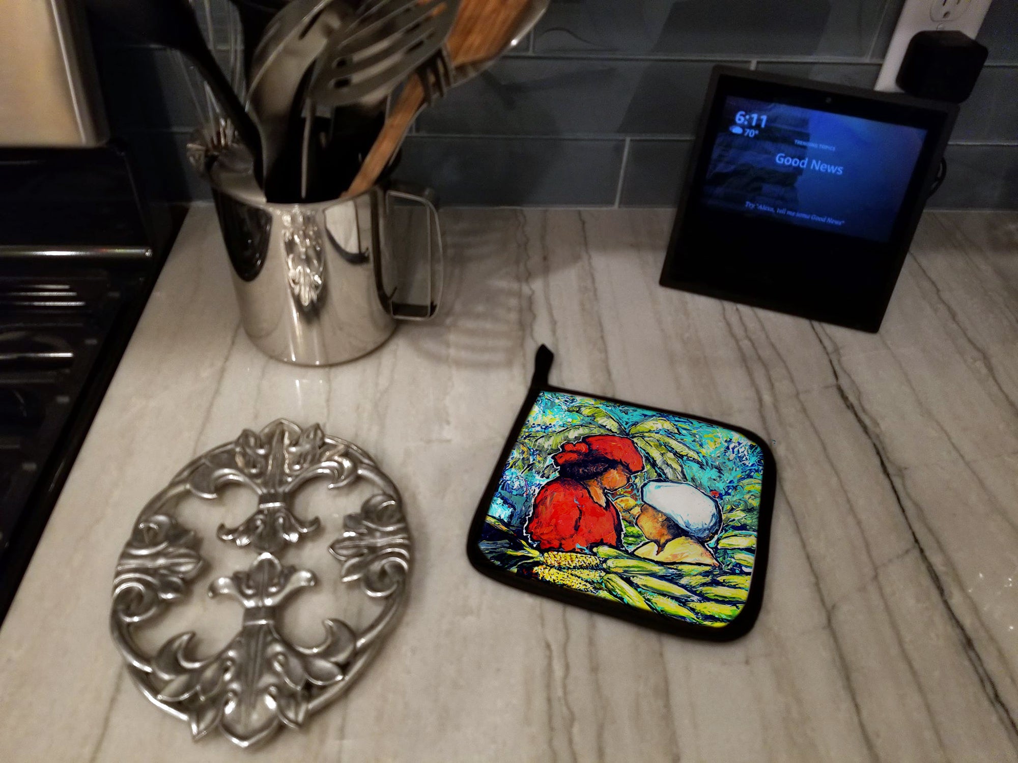 Market Day Pot Holder Set of 2 Heat Resistant Quilted Hot Pads 7.5 x 7.5 Inch, Insulated Kitchen Trivets for Cooking & Baking