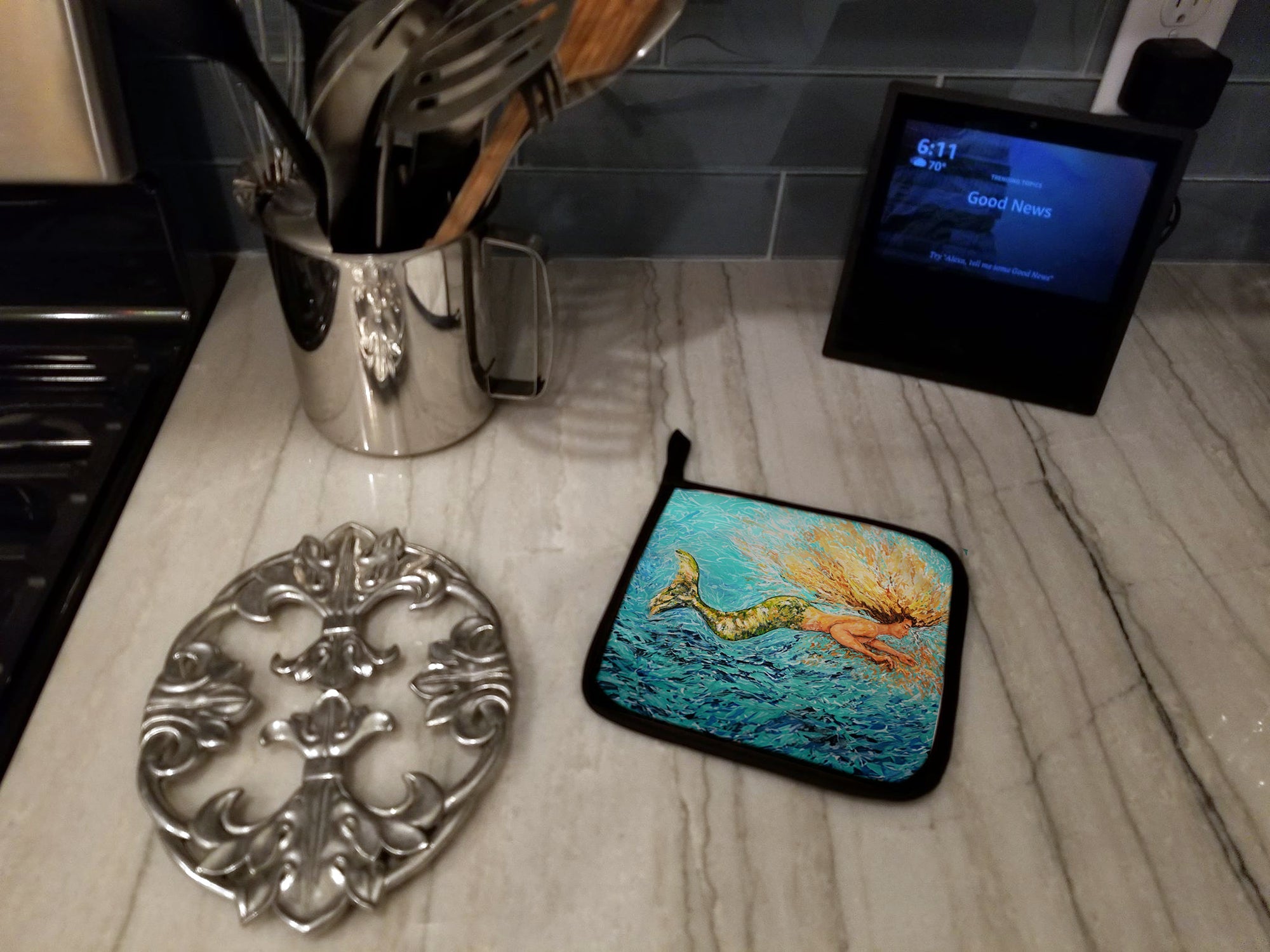 Mermaid After Your Heart Pot Holder Set of 2 Heat Resistant Quilted Hot Pads 7.5 x 7.5 Inch, Insulated Kitchen Trivets for Cooking & Baking