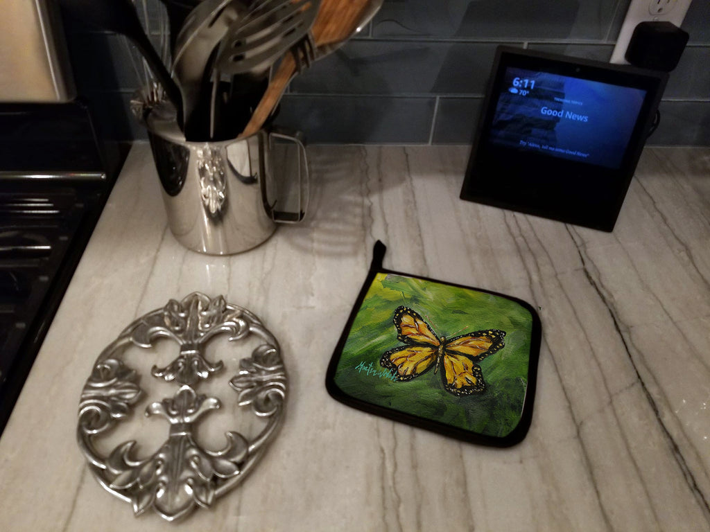 Monarch Glover Fly Butterfly Pot Holder Set of 2 Heat Resistant Quilted Hot Pads 7.5 x 7.5 Inch, Insulated Kitchen Trivets for Cooking & Baking