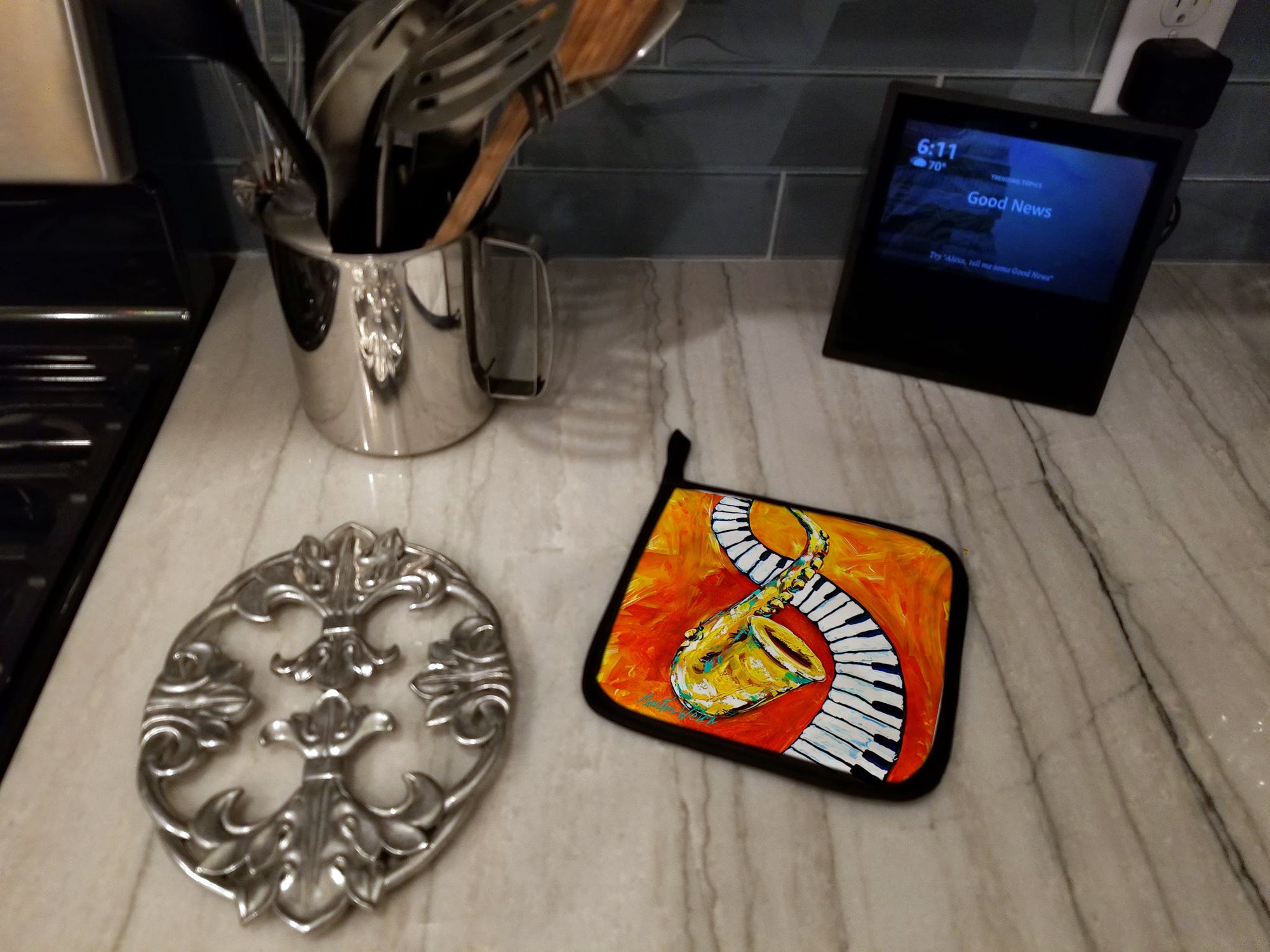 Something Blues Saxaphone and Piano Pot Holder Set of 2 Heat Resistant Quilted Hot Pads 7.5 x 7.5 Inch, Insulated Kitchen Trivets for Cooking & Baking