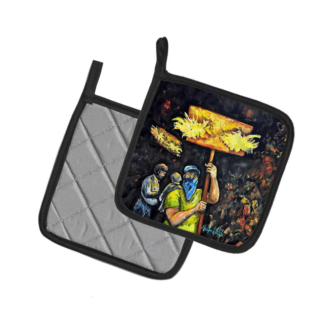 Turn Up The Heat Mardi Gras Pot Holder Set of 2 Heat Resistant Quilted Hot Pads 7.5 x 7.5 Inch, Insulated Kitchen Trivets for Cooking & Baking