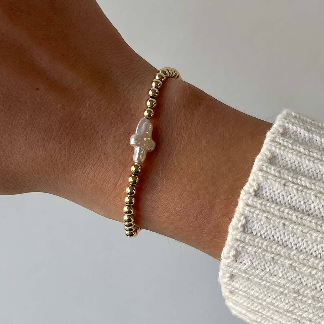 pearl cross juno bracelet (4mm)