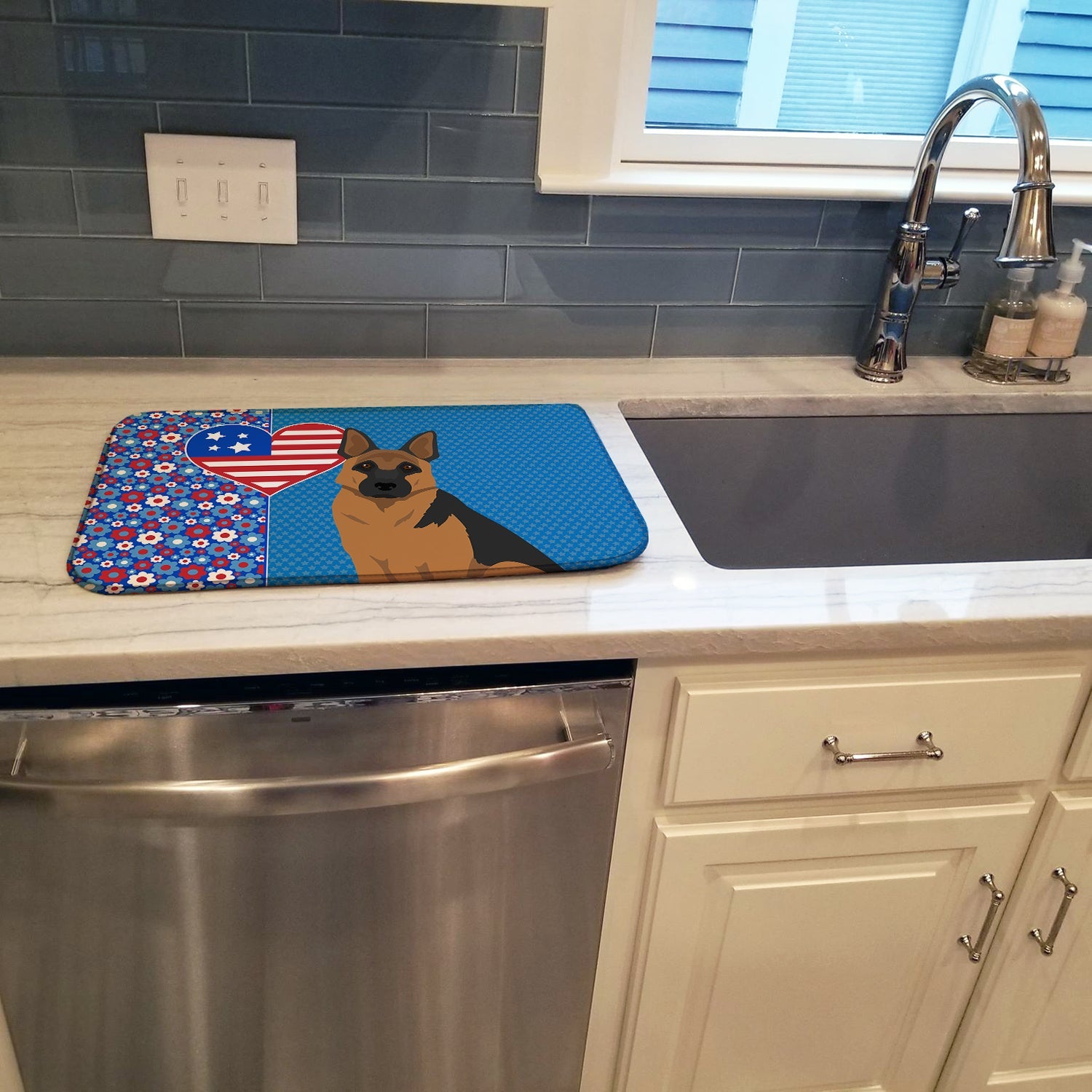 Black and Tan German Shepherd USA American Dish Drying Mat Absorbent Dish Drying Mat Pad for Kitchen Counter Dish Drainer Mat for Countertop, 14 x 21", Multicolor