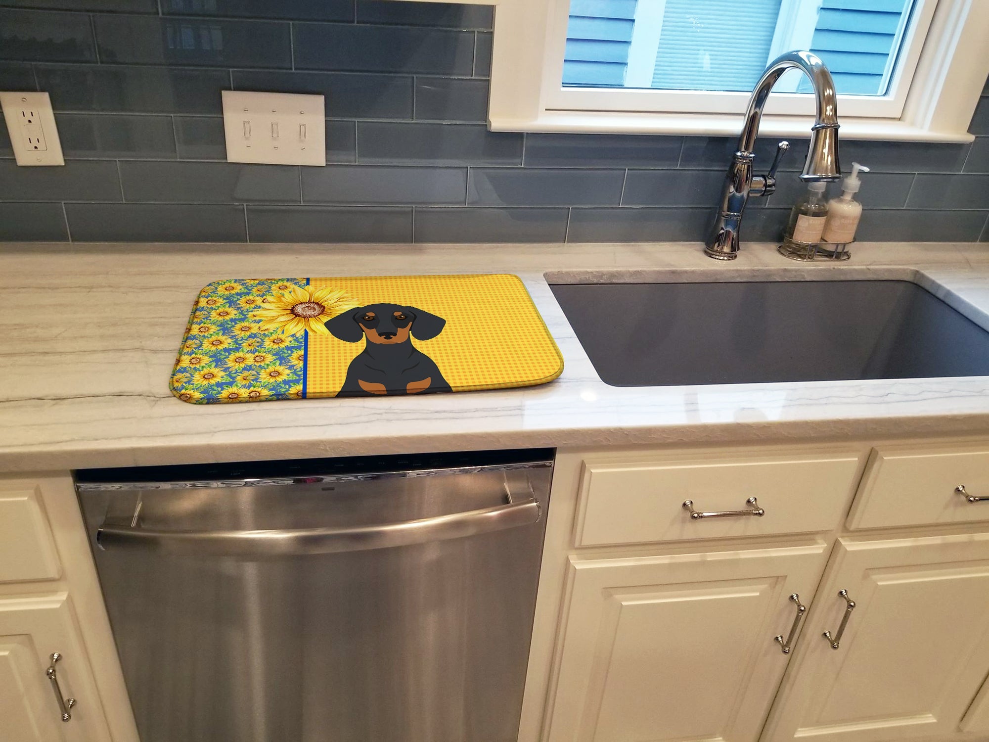 Summer Sunflowers Black and Tan Dachshund Dish Drying Mat Absorbent Dish Drying Mat Pad for Kitchen Counter Dish Drainer Mat for Countertop, 14 x 21", Multicolor