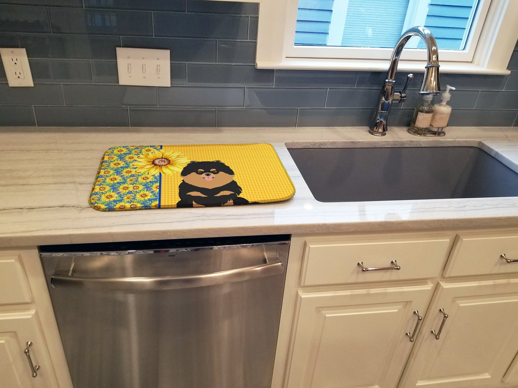 Summer Sunflowers Black and Tan Pomeranian Dish Drying Mat Absorbent Dish Drying Mat Pad for Kitchen Counter Dish Drainer Mat for Countertop, 14 x 21", Multicolor