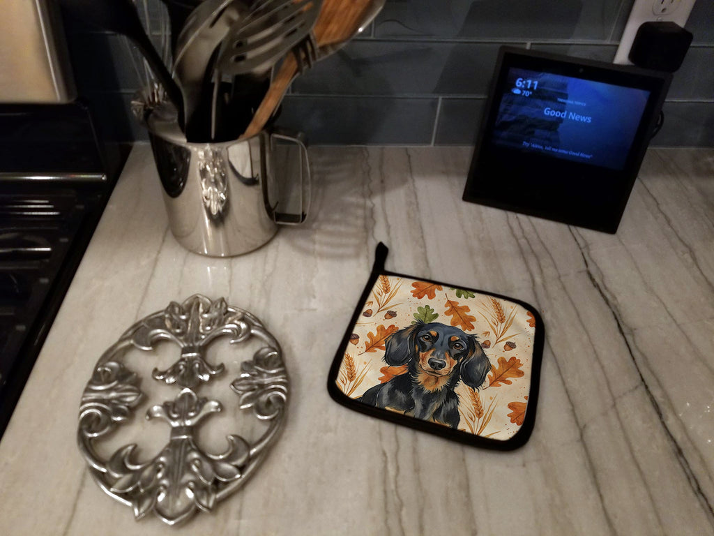 Longhaired Black and Tan Dachshund Heirloom Fall Pot Holder Set of 2 Heat Resistant Quilted Hot Pads 7.5 x 7.5 Inch, Insulated Kitchen Trivets for Cooking & Baking