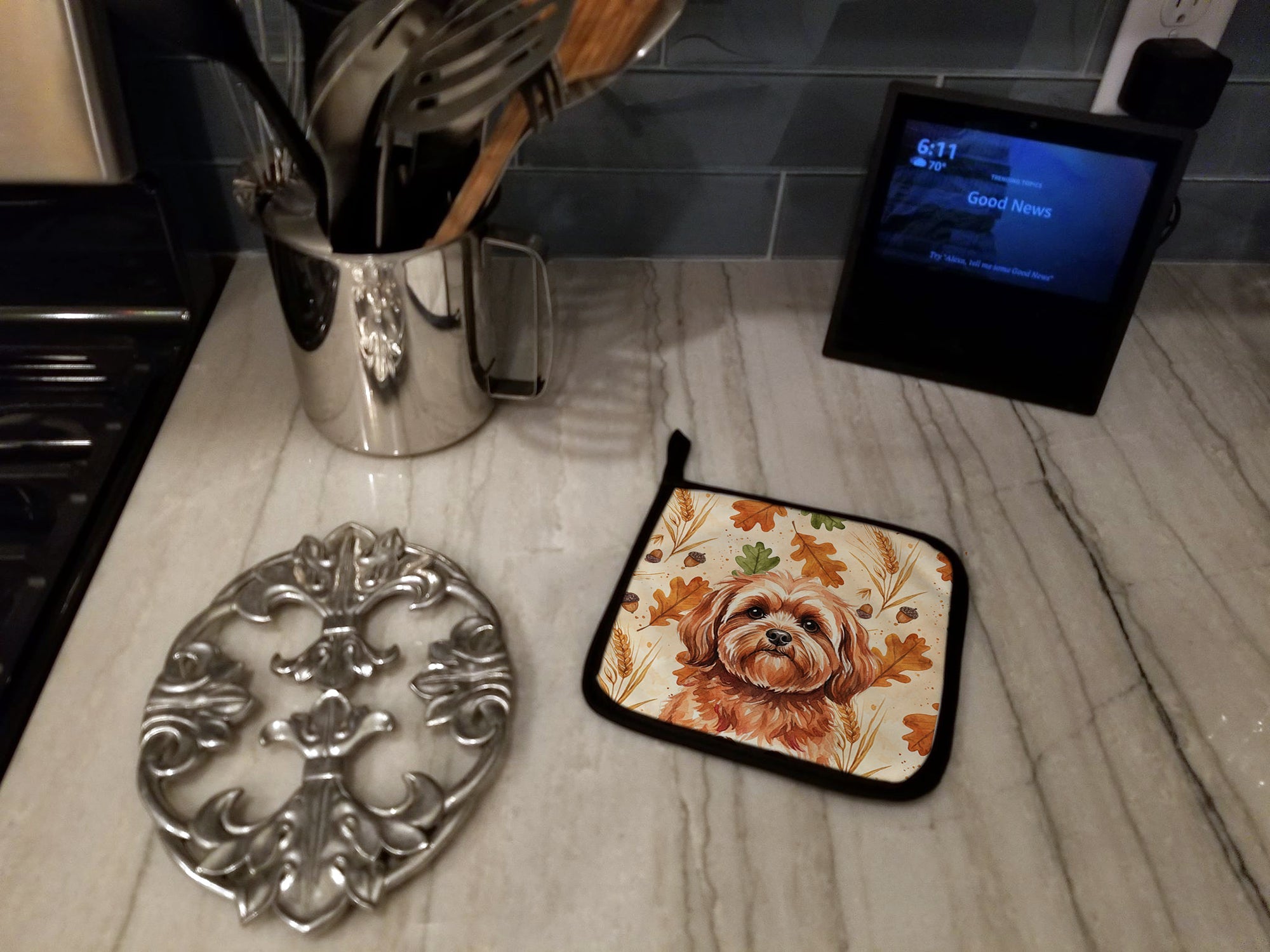 Red Lhasa Apso Heirloom Fall Pot Holder Set of 2 Heat Resistant Quilted Hot Pads 7.5 x 7.5 Inch, Insulated Kitchen Trivets for Cooking & Baking