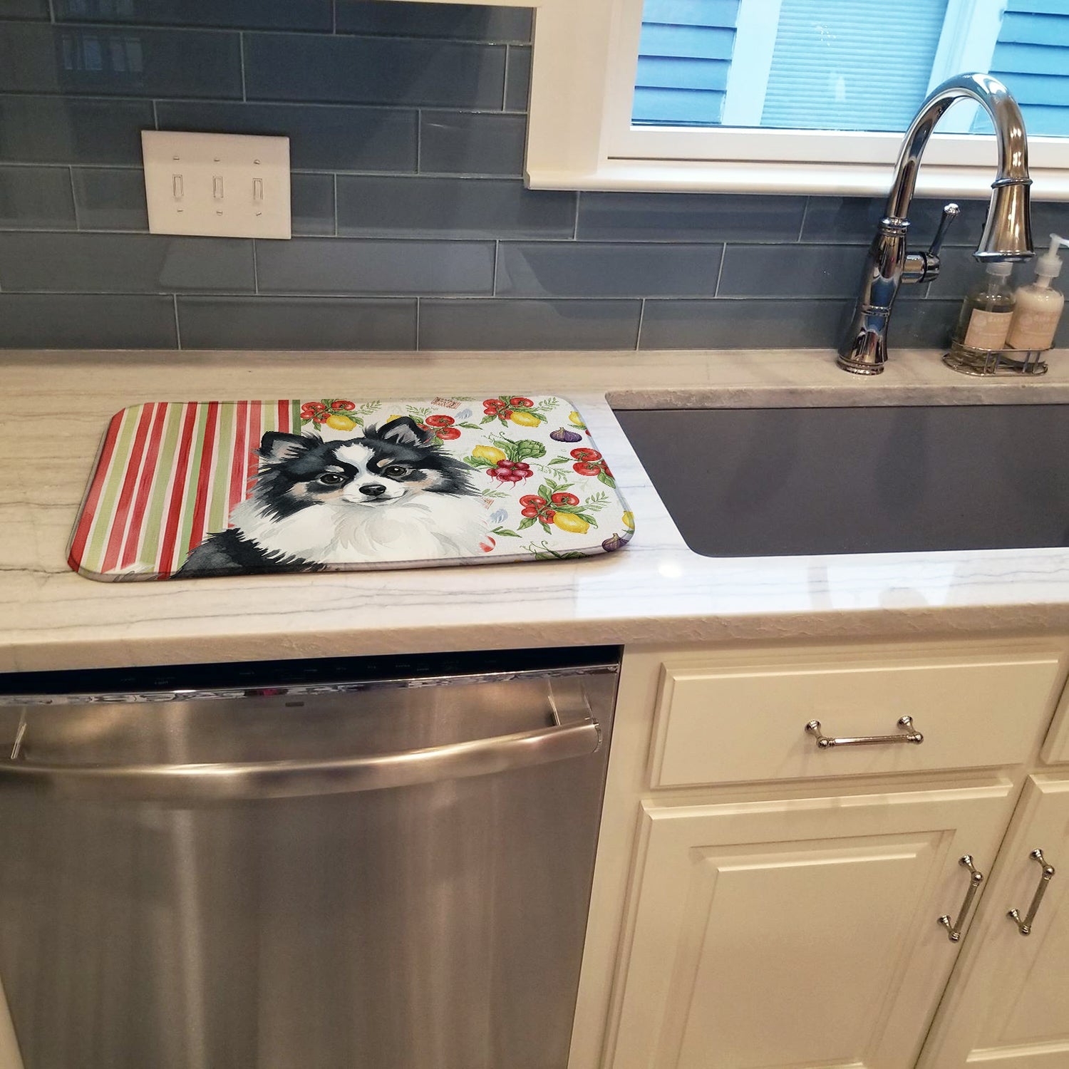 Black and White Pomeranian Vegetables Dish Drying Mat Absorbent Dish Drying Mat Pad for Kitchen Counter Dish Drainer Mat for Countertop, 14 x 21", Multicolor