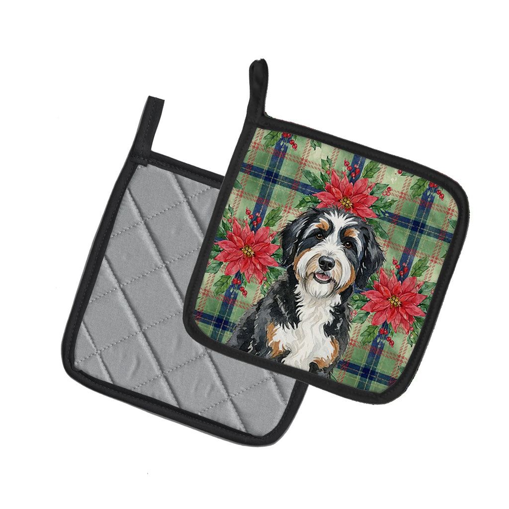 Berndoodle Christmas PoinsettIas Pot Holder Set of 2 Heat Resistant Quilted Hot Pads 7.5 x 7.5 Inch, Insulated Kitchen Trivets for Cooking & Baking