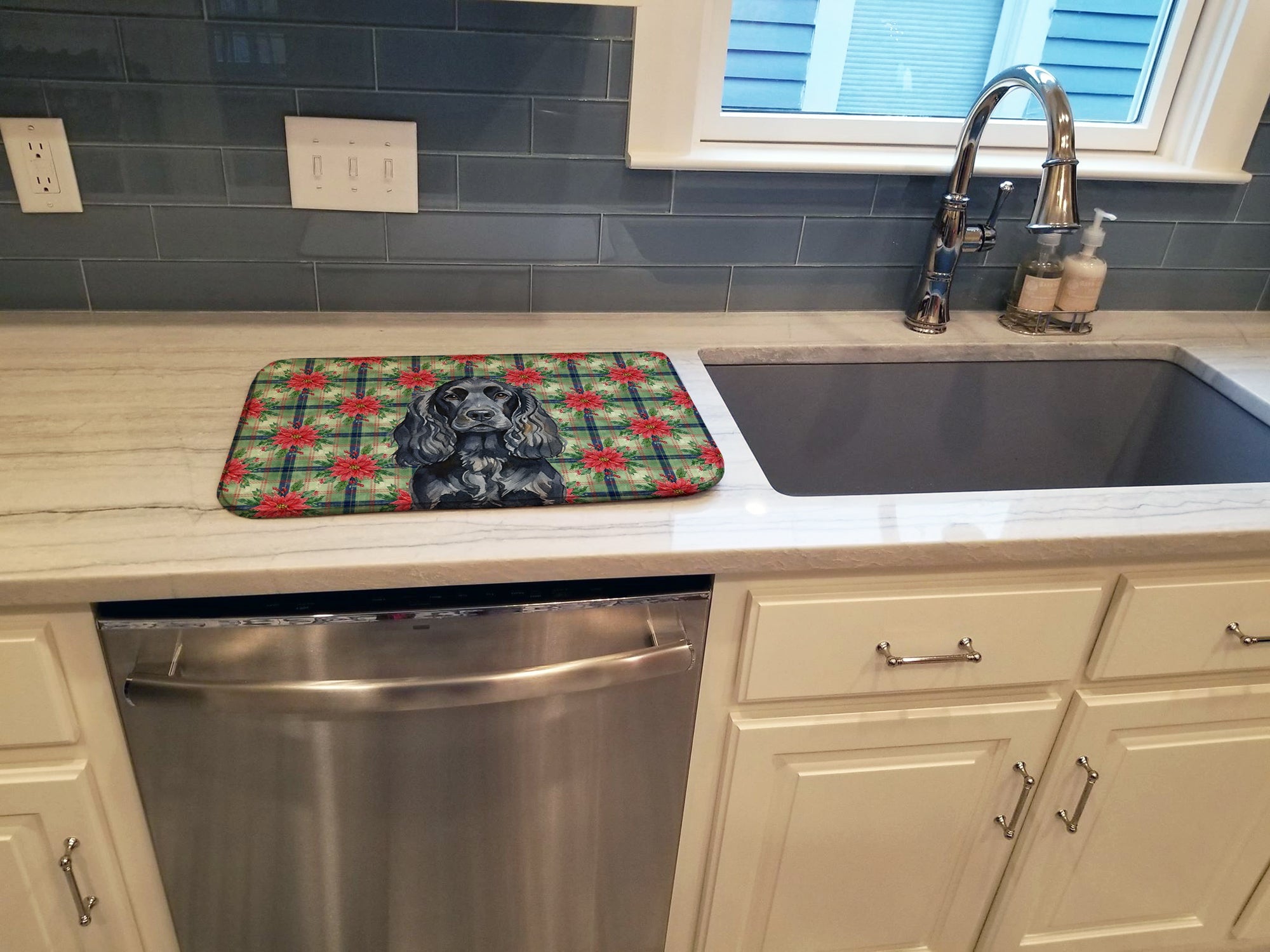 Black English Cocker Spaniel Christmas PoinsettIas Dish Drying Mat Absorbent Dish Drying Mat Pad for Kitchen Counter Dish Drainer Mat for Countertop, 14 x 21", Multicolor