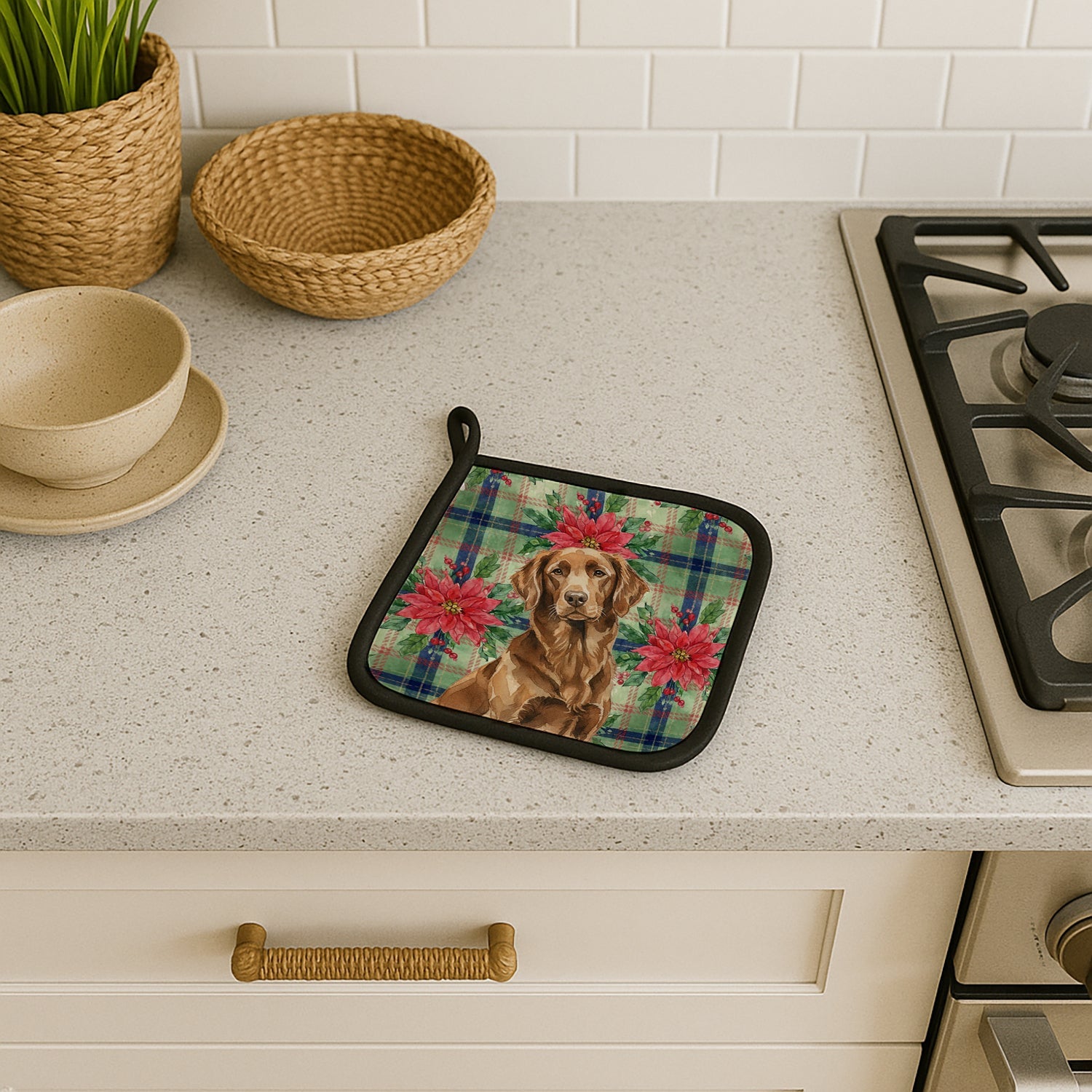 Liver Flat-Coated Retriever Christmas PoinsettIas Pot Holder Set of 2 Heat Resistant Quilted Hot Pads 7.5 x 7.5 Inch, Insulated Kitchen Trivets for Cooking & Baking