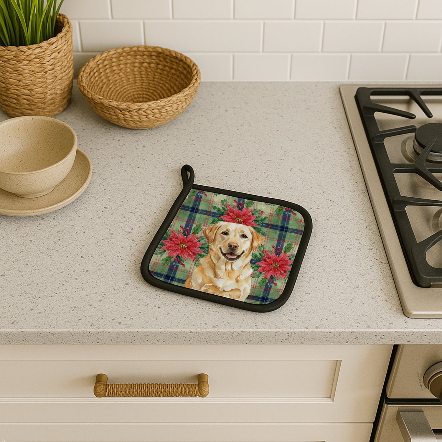 Yellow Labrador Retriever Christmas PoinsettIas Pot Holder Set of 2 Heat Resistant Quilted Hot Pads 7.5 x 7.5 Inch, Insulated Kitchen Trivets for Cooking & Baking