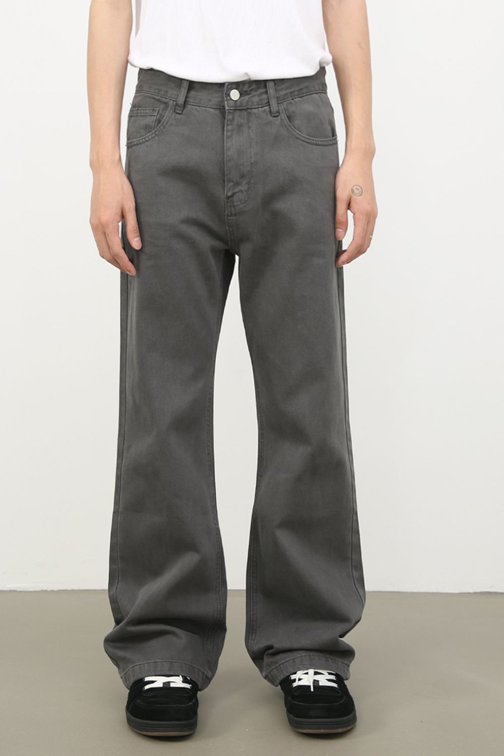 Men's Mid Rise Jeans with Pockets