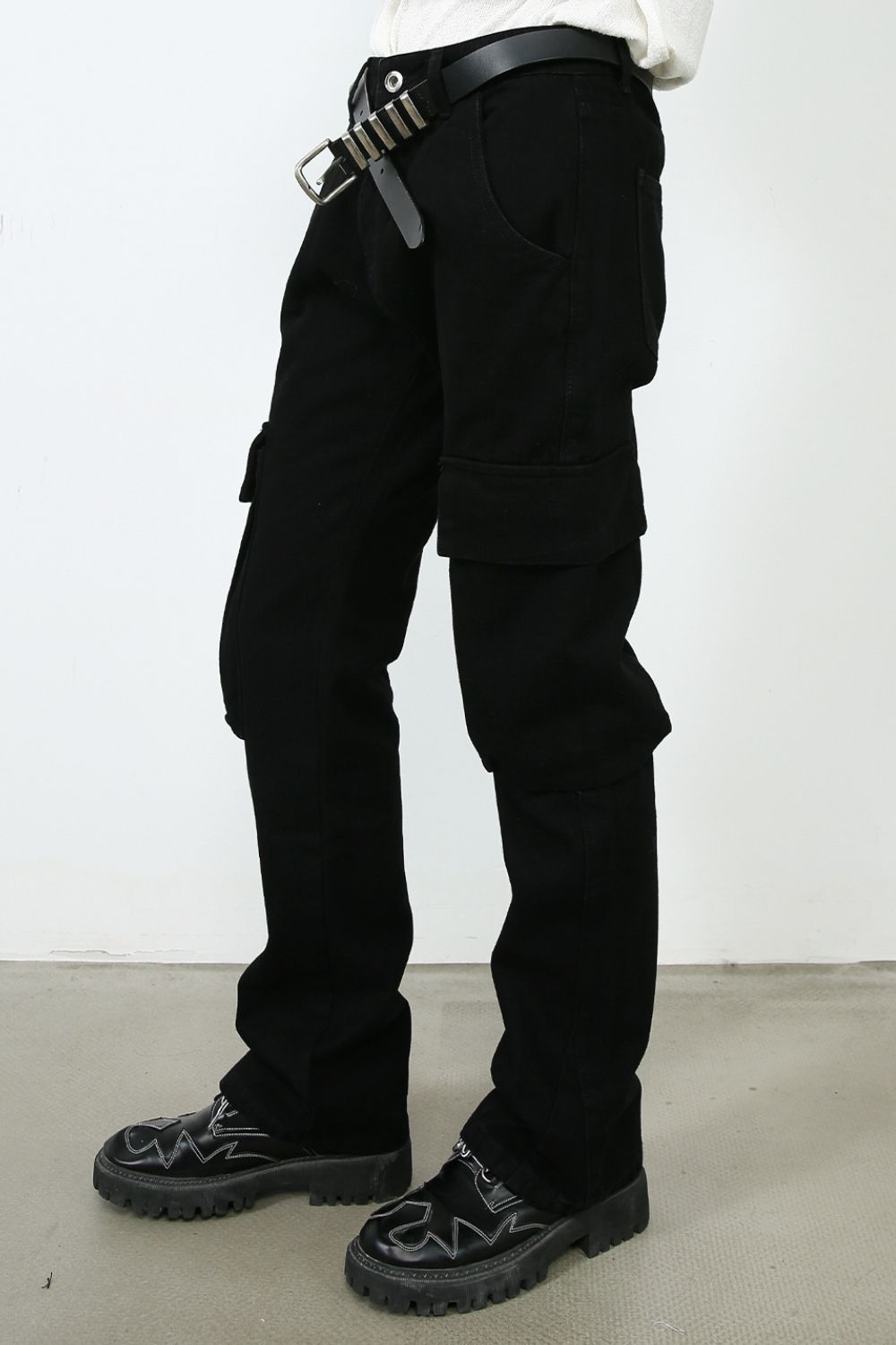 Men's Jeans with Cargo Pockets